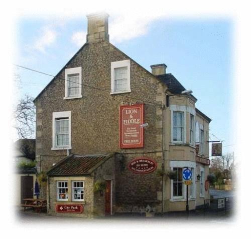Hotel Lion And Fiddle Trowbridge Exterior foto