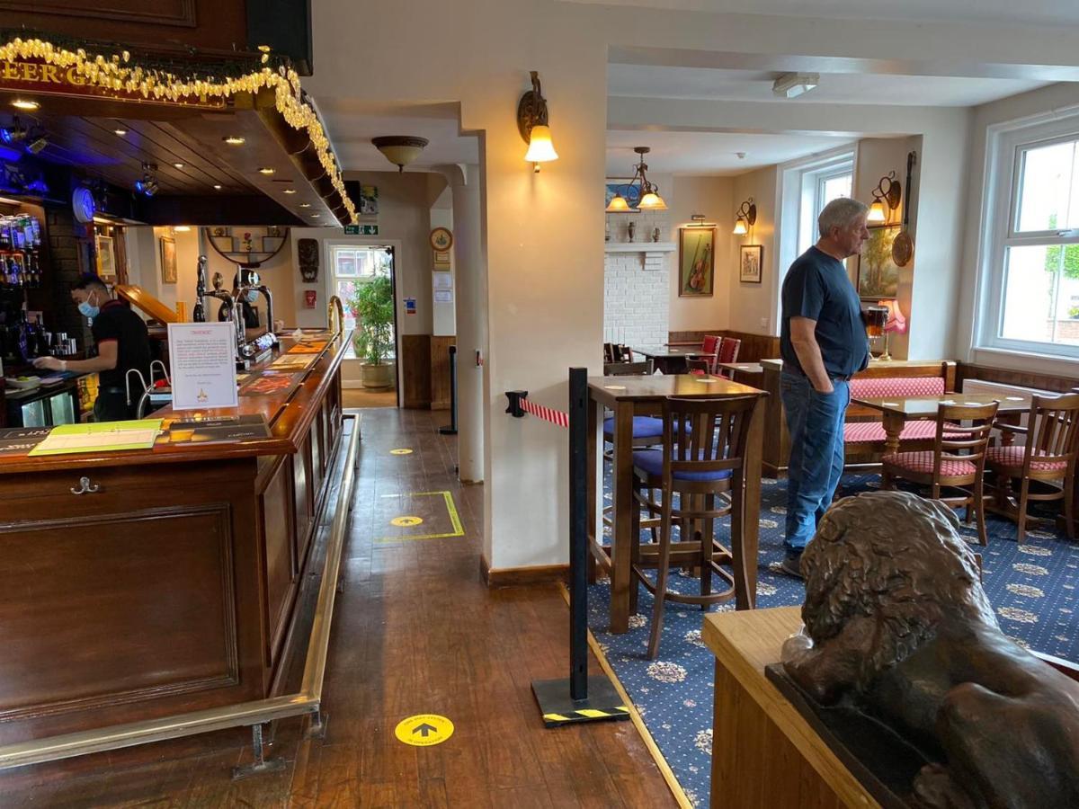 Hotel Lion And Fiddle Trowbridge Exterior foto